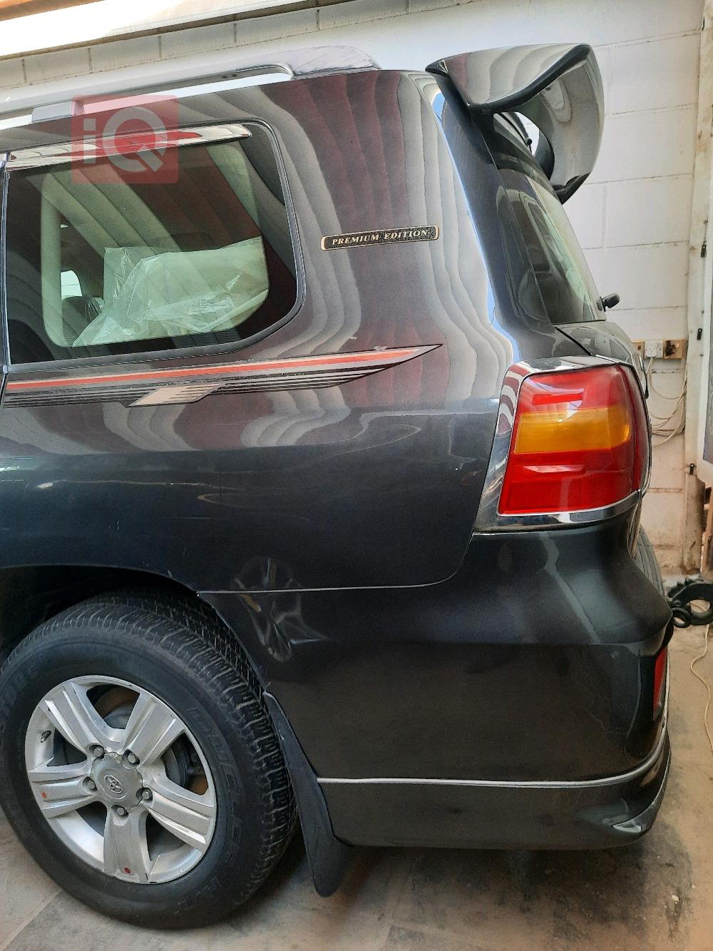 تۆیۆتا لاند کروزەر